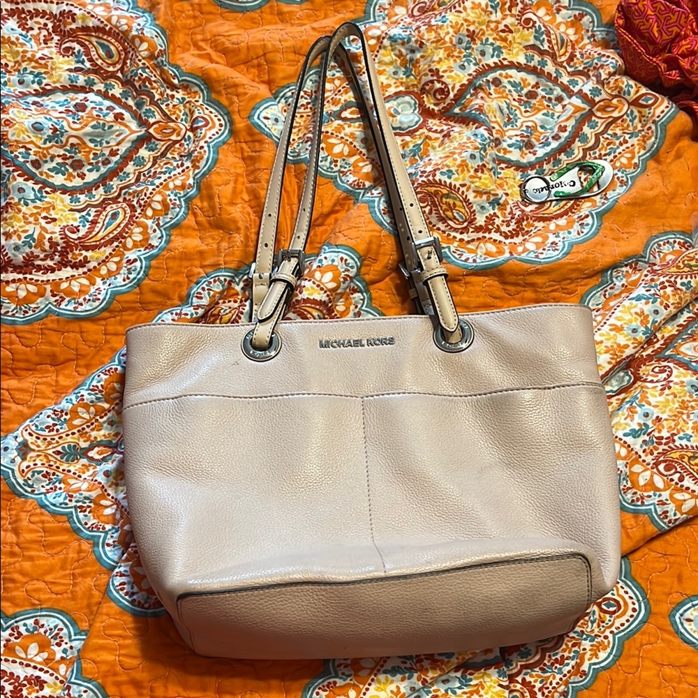 Michael Kors Light Pink Shoulder Bag